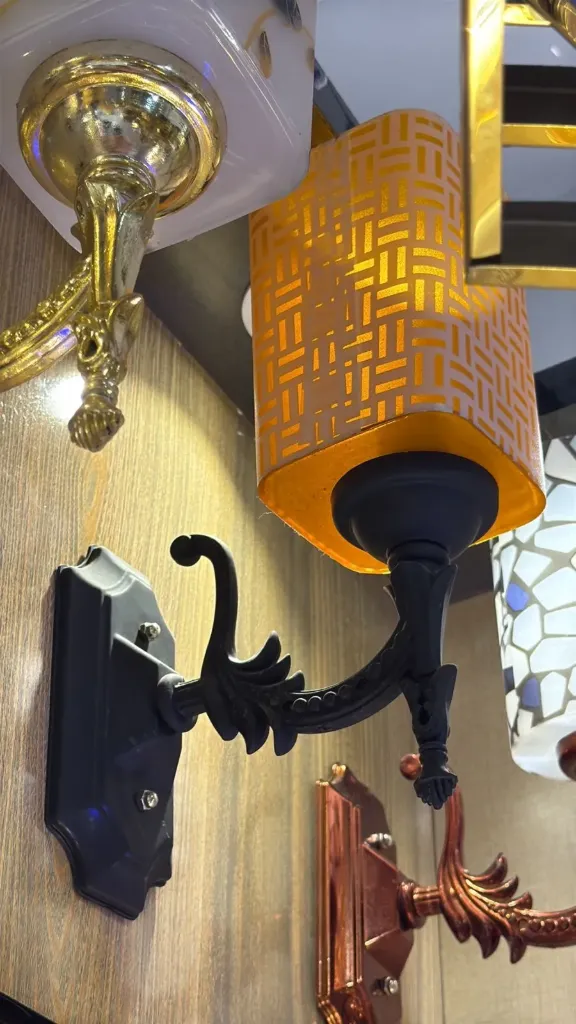 AK wall light