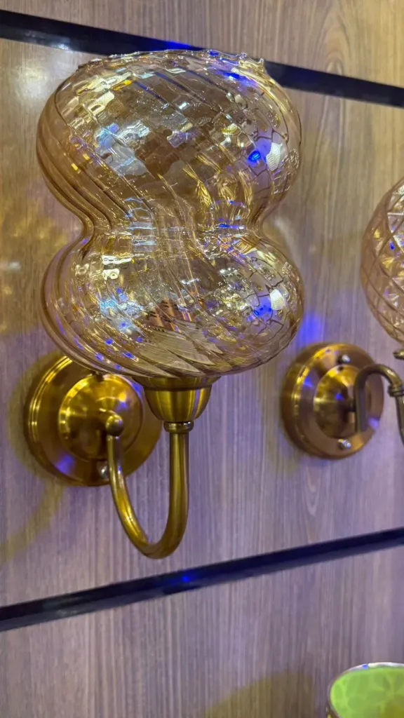 Glass blacket2